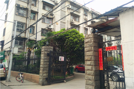 城东凤城丽景2室2厅1卫98m2毛坯房